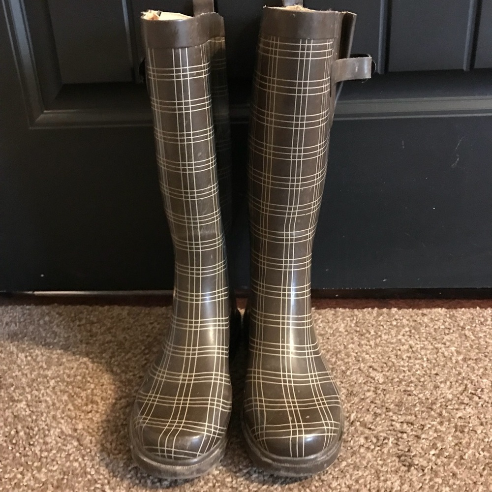 Rain boots